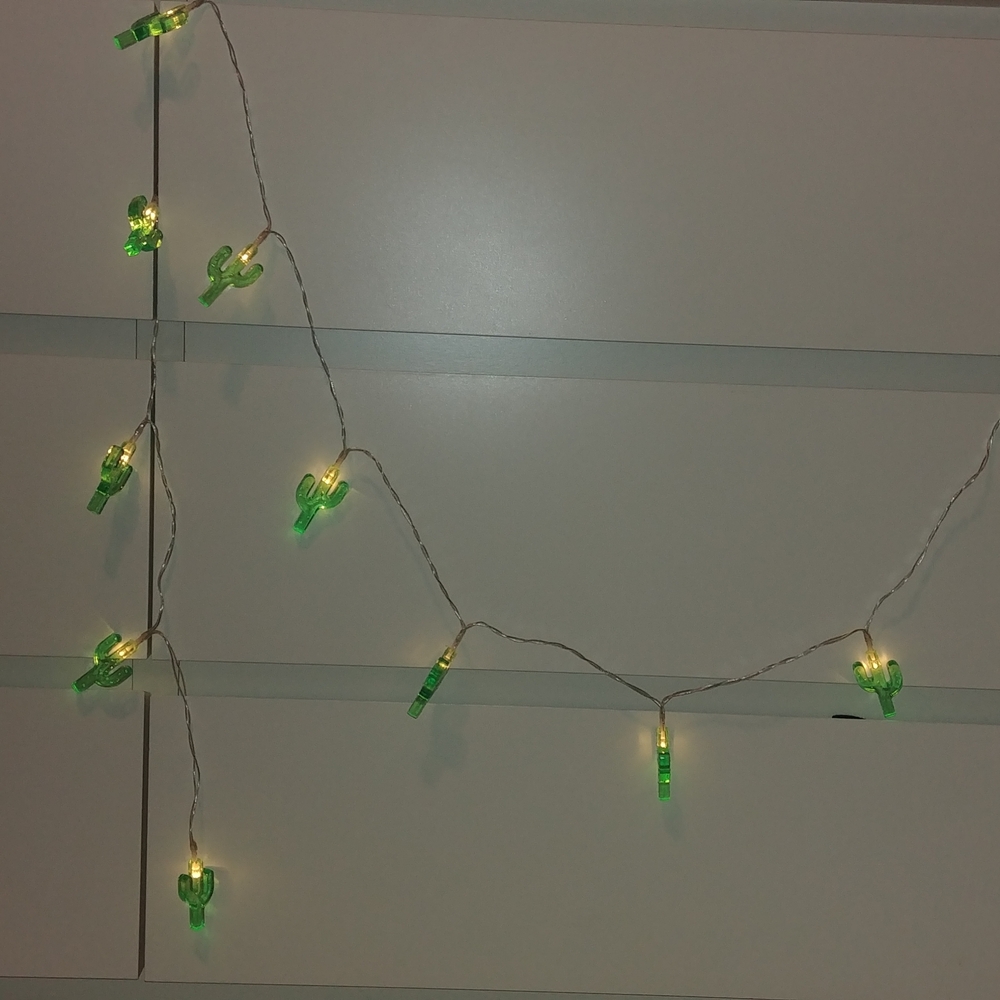 Green Cactus String Lights - Picture 2 of 5